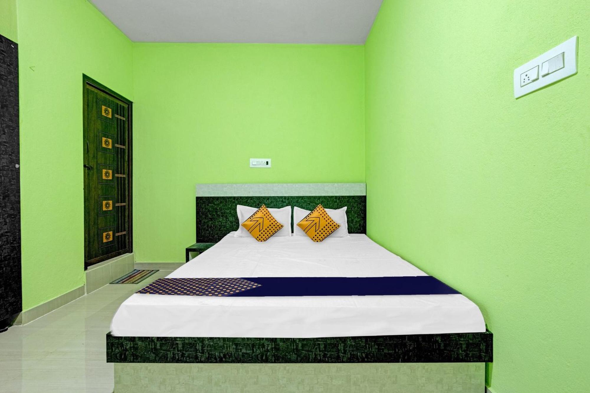 Spot On B R Comforts Krs Back Water Hotel Hosa Kannambadi Exterior photo