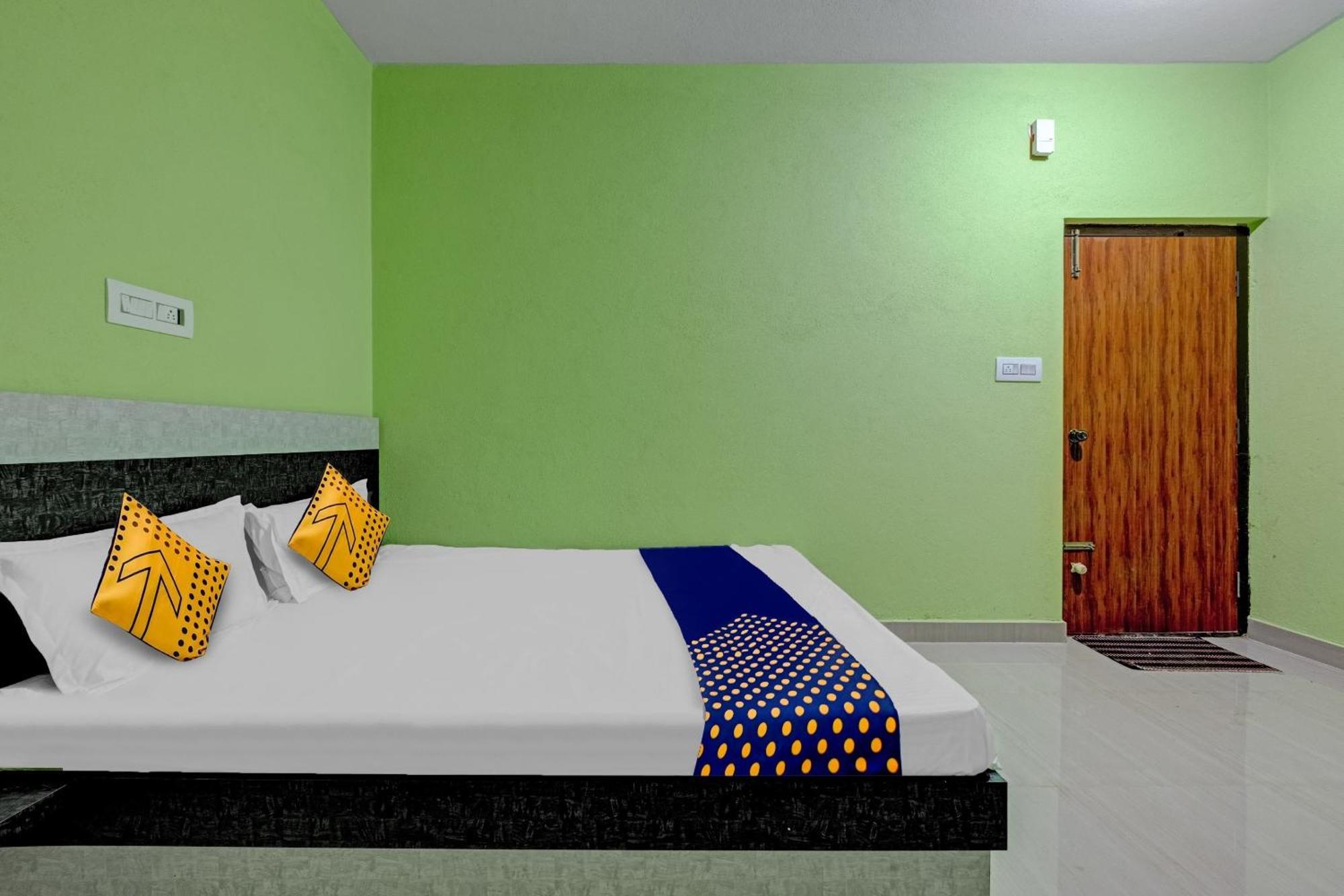 Spot On B R Comforts Krs Back Water Hotel Hosa Kannambadi Exterior photo