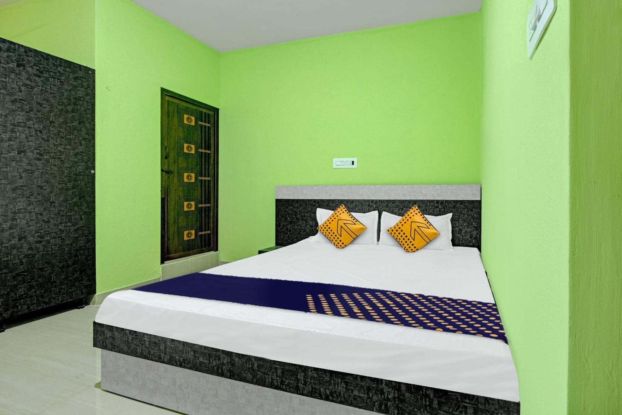 Spot On B R Comforts Krs Back Water Hotel Hosa Kannambadi Exterior photo