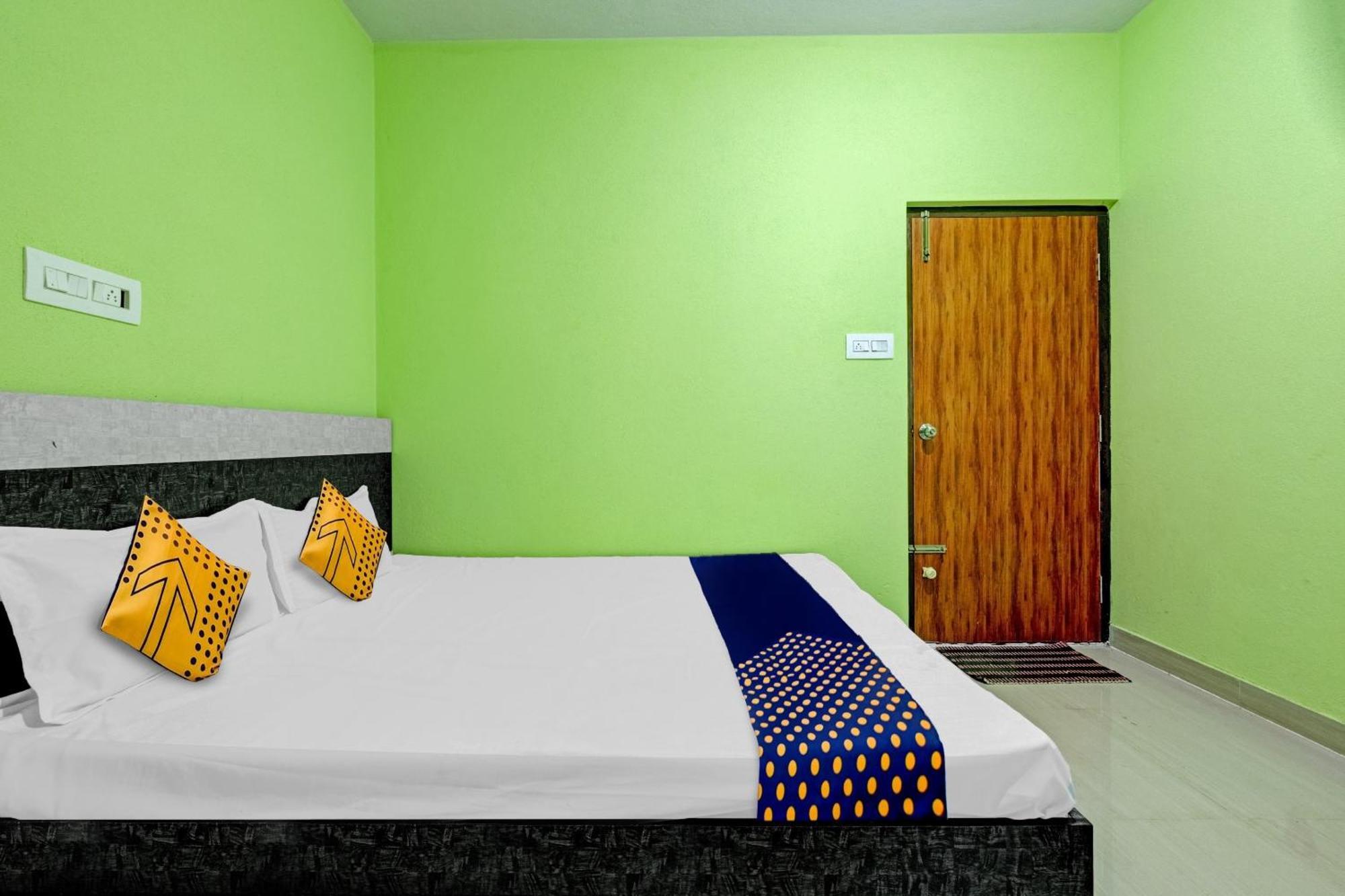 Spot On B R Comforts Krs Back Water Hotel Hosa Kannambadi Exterior photo